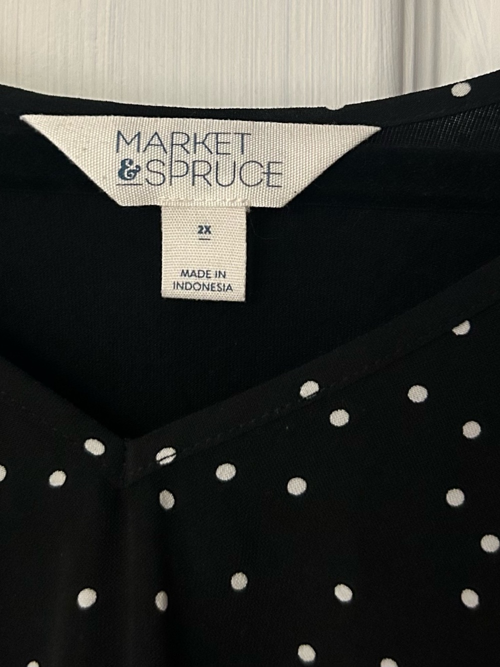 Market & Spruce Black Long-Sleeve Floral V-Neck Top - Picture 2 of 4